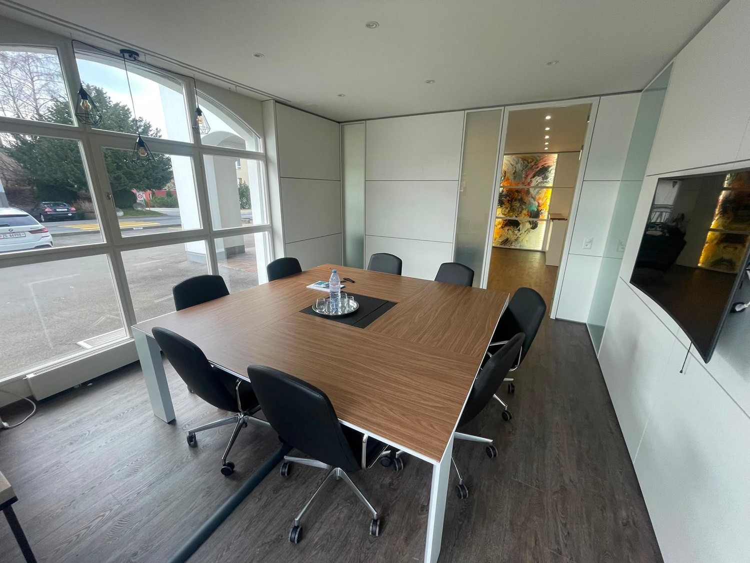 310m² office