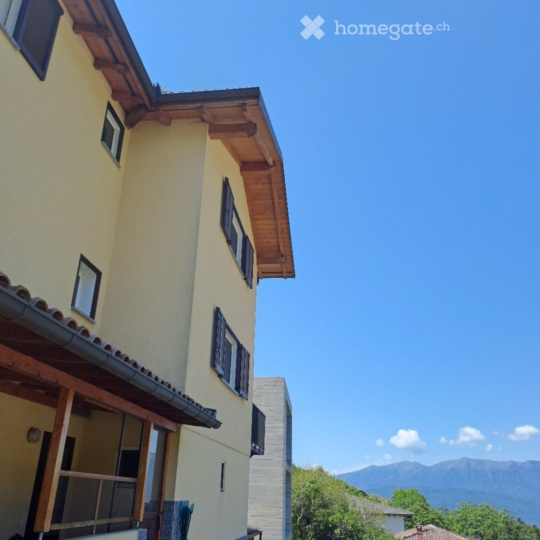 Appartement de 2 ½ pièces

A louer, appartement dans le pittoresque village de Brè au-dessus de Lugano. L'appartement se compose de 2 pièces avec cuisine habitable et 2 chambres. Le système de chauffage est un chauffage au sol alimenté par une pompe à chaleur. Les charges accessoires sont comprises 