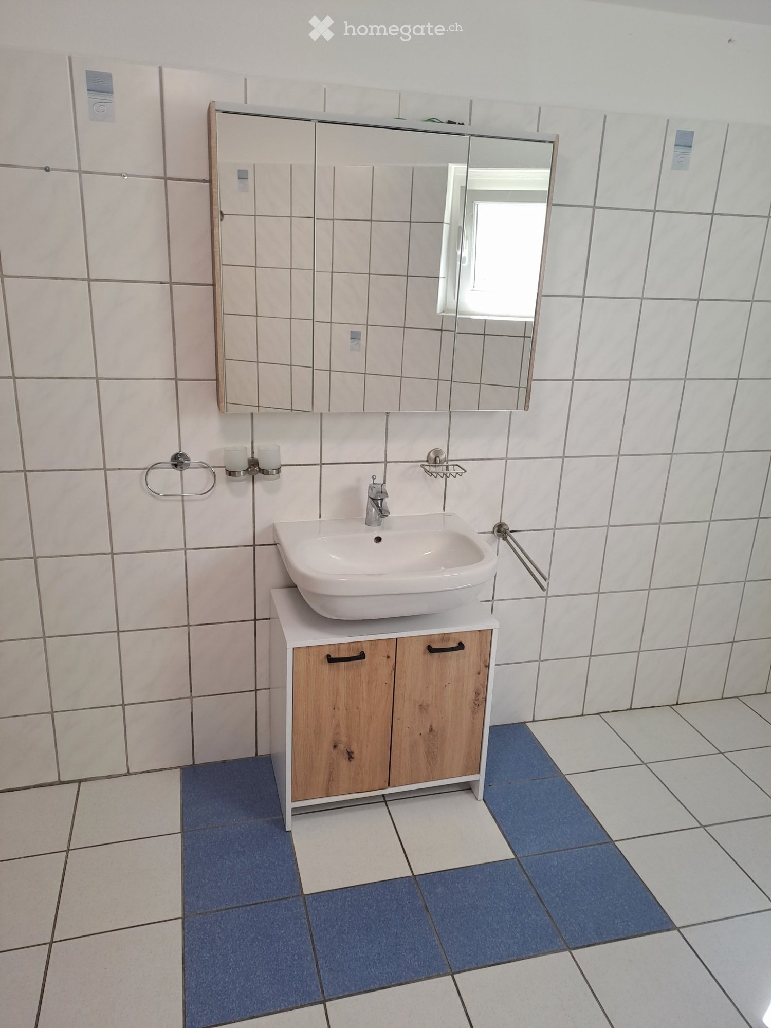 Appartement de 2 ½ pièces

A louer, appartement dans le pittoresque village de Brè au-dessus de Lugano. L'appartement se compose de 2 pièces avec cuisine habitable et 2 chambres. Le système de chauffage est un chauffage au sol alimenté par une pompe à chaleur. Les charges accessoires sont comprises 