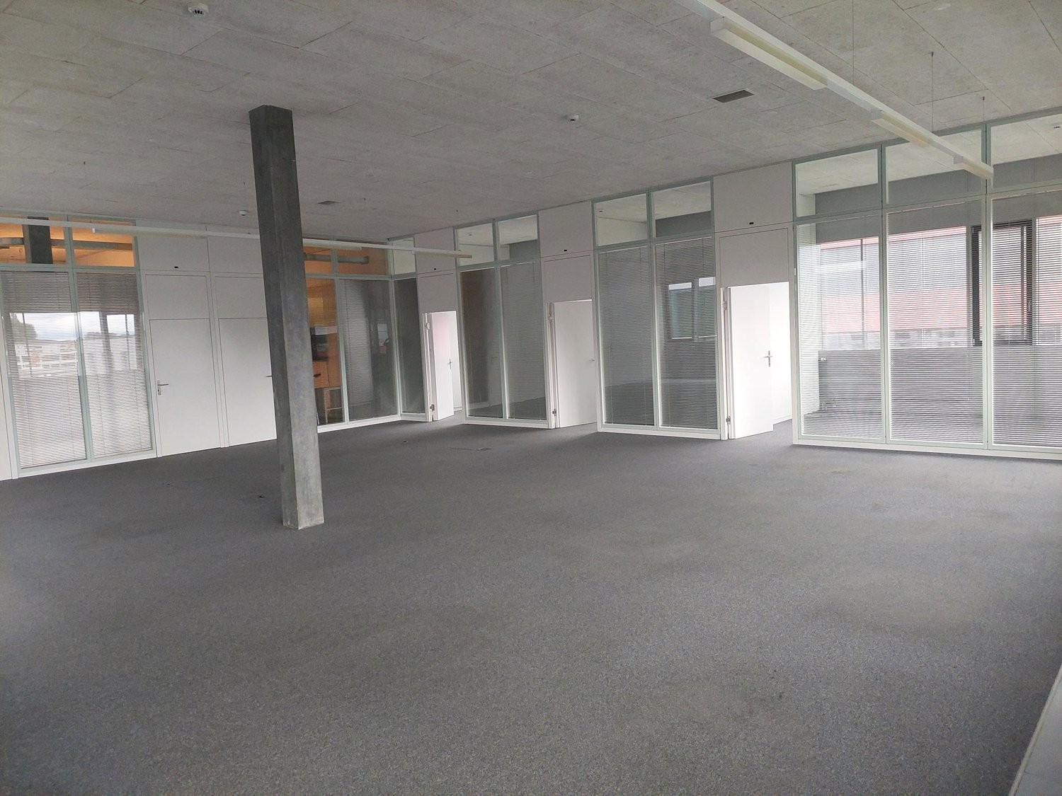 160m² Laden, Foto 2 von 5