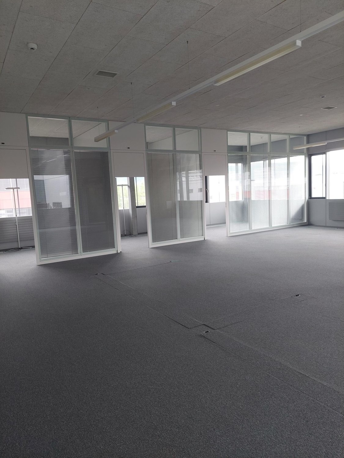 160m² Laden, Foto 1 von 5