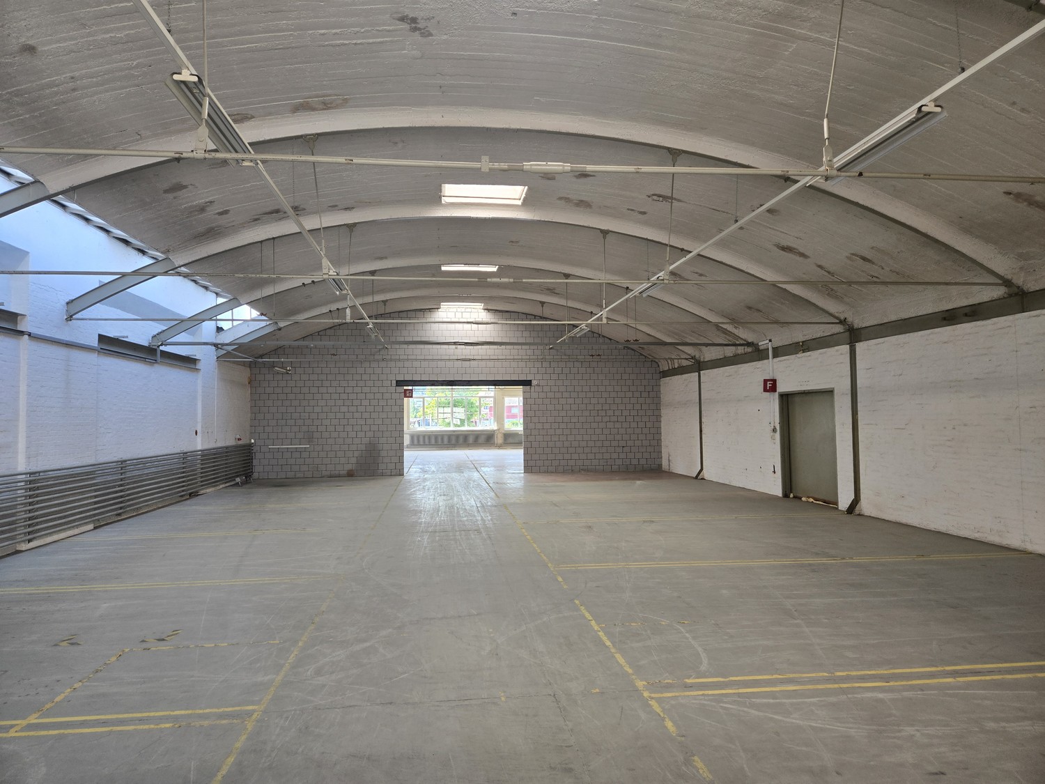 1127m² commercial