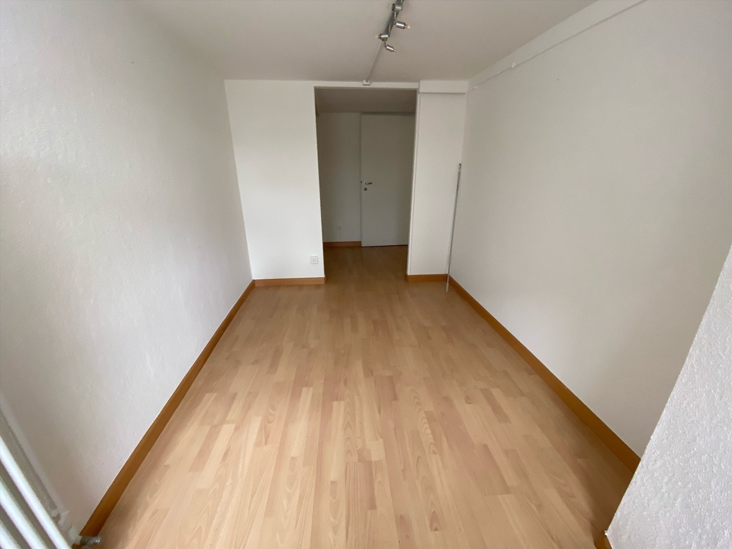 1 room apartment, Foto 2 von 3