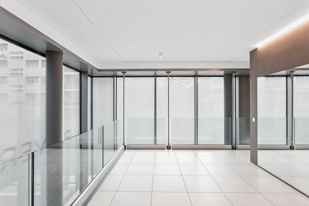 196m² commercial