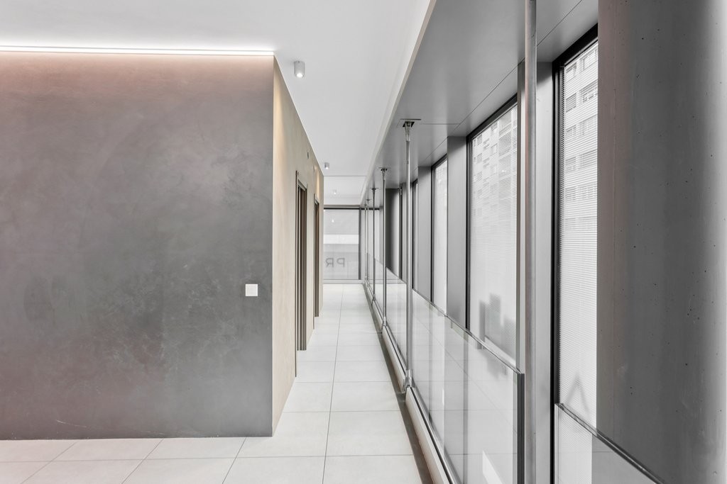 196m² commercial
