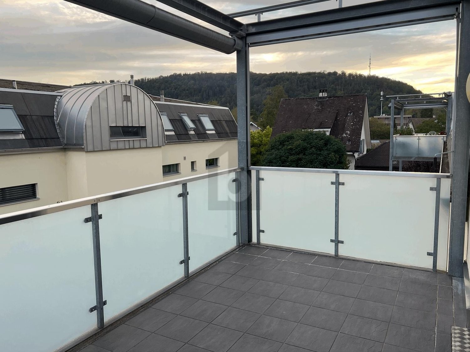 4 ½ room attic flat