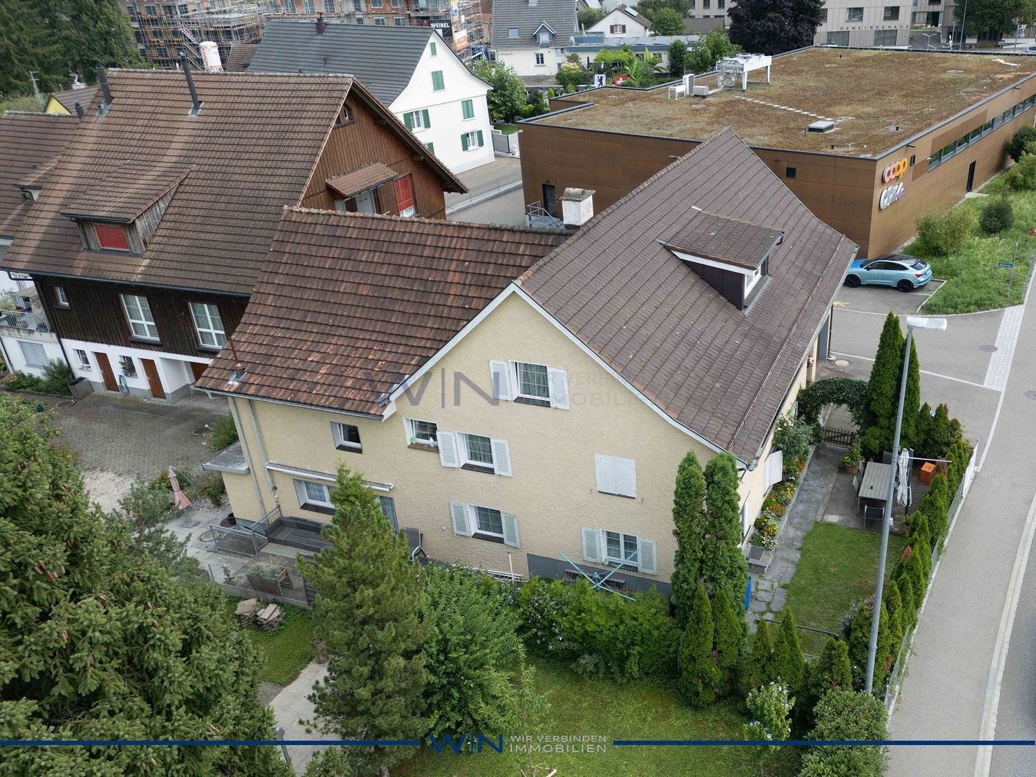 Casa multifamiliare di 21 locali