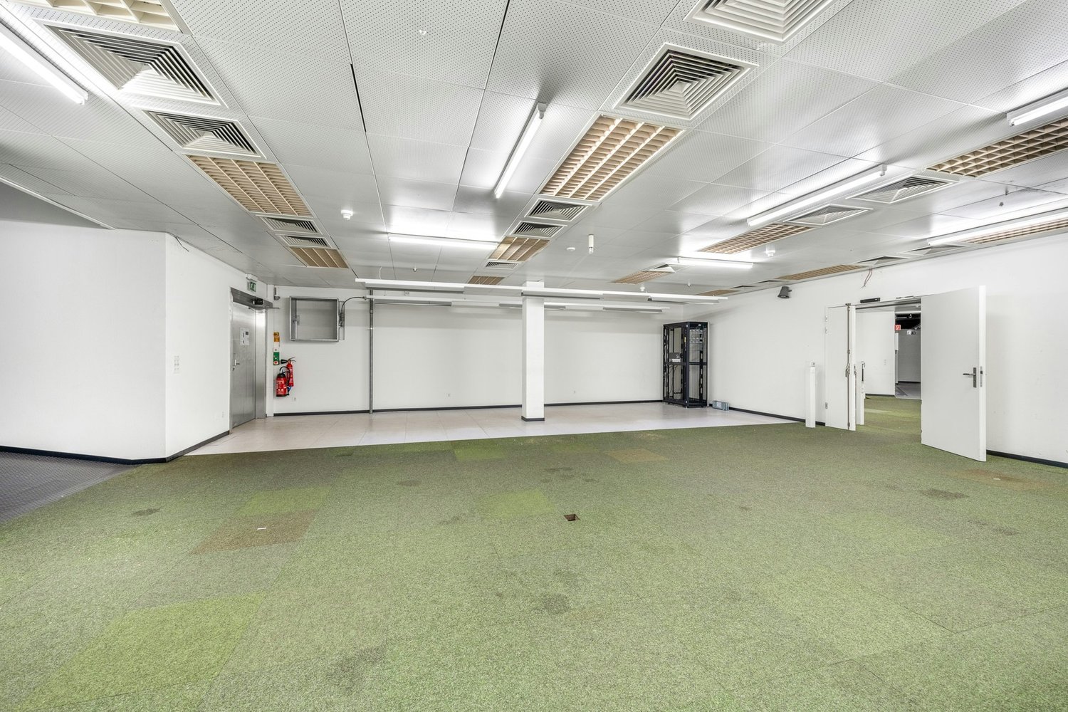 553m² deposito