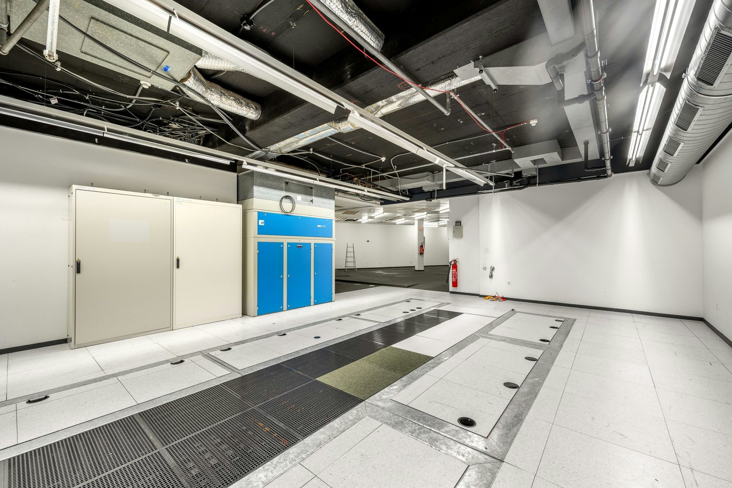 553m² deposito
