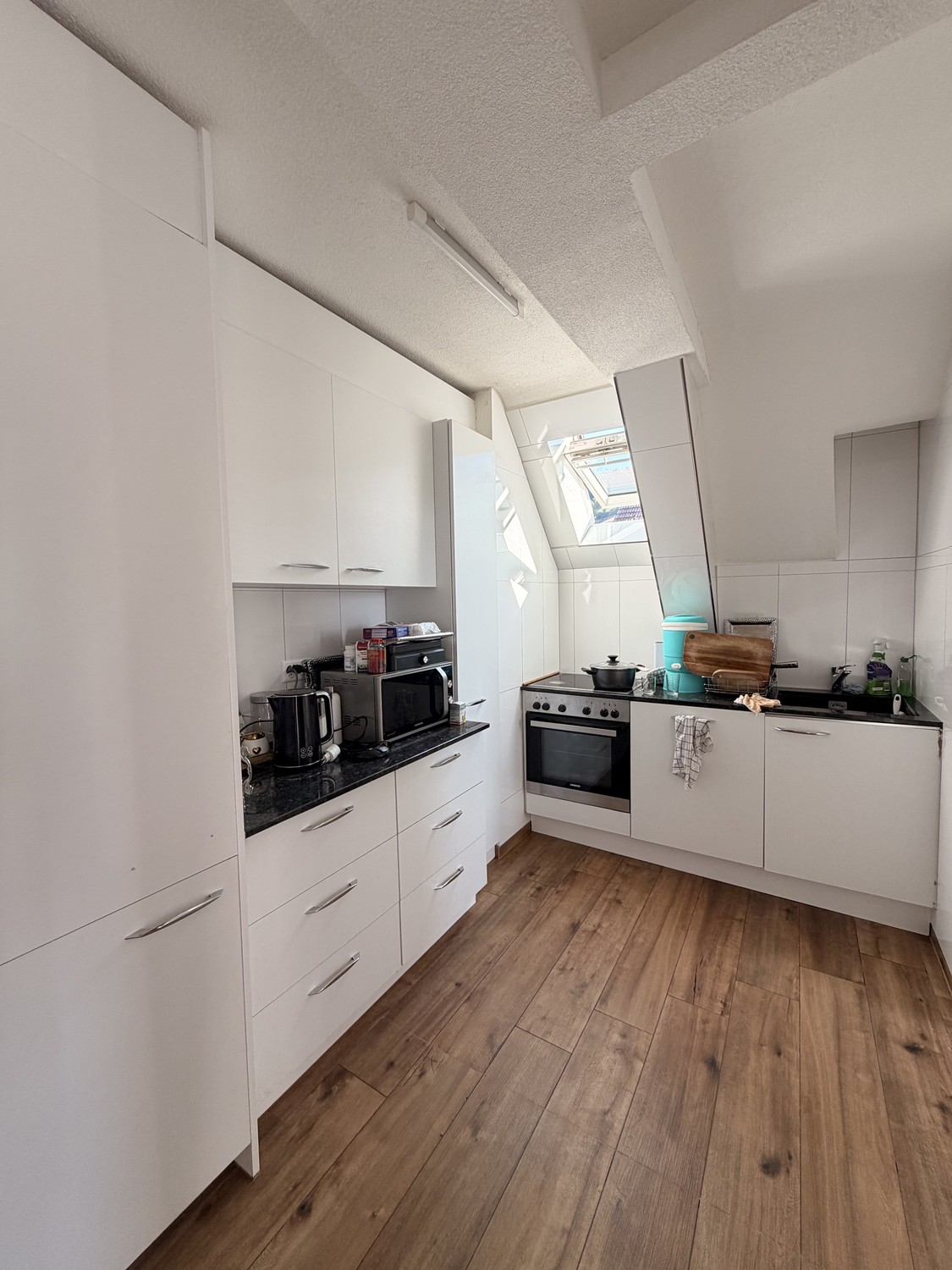 Appartement de 5 ½ pièces

Attractif et lumineux appartement de 5.5 pièces à louer à Wabern, situé dans un très bon emplacement. L'appartement s'étend sur deux étages et offre beaucoup d'espace pour les familles ou les personnes qui aiment vivre de manière spacieuse.

✨ Points forts :

* ☀️ Appartem