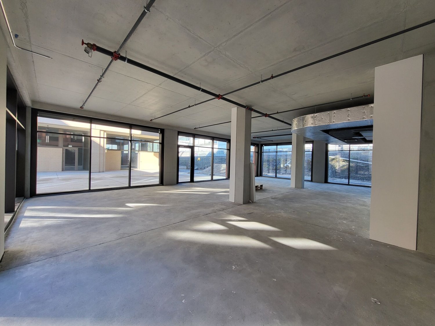 196m² commercial