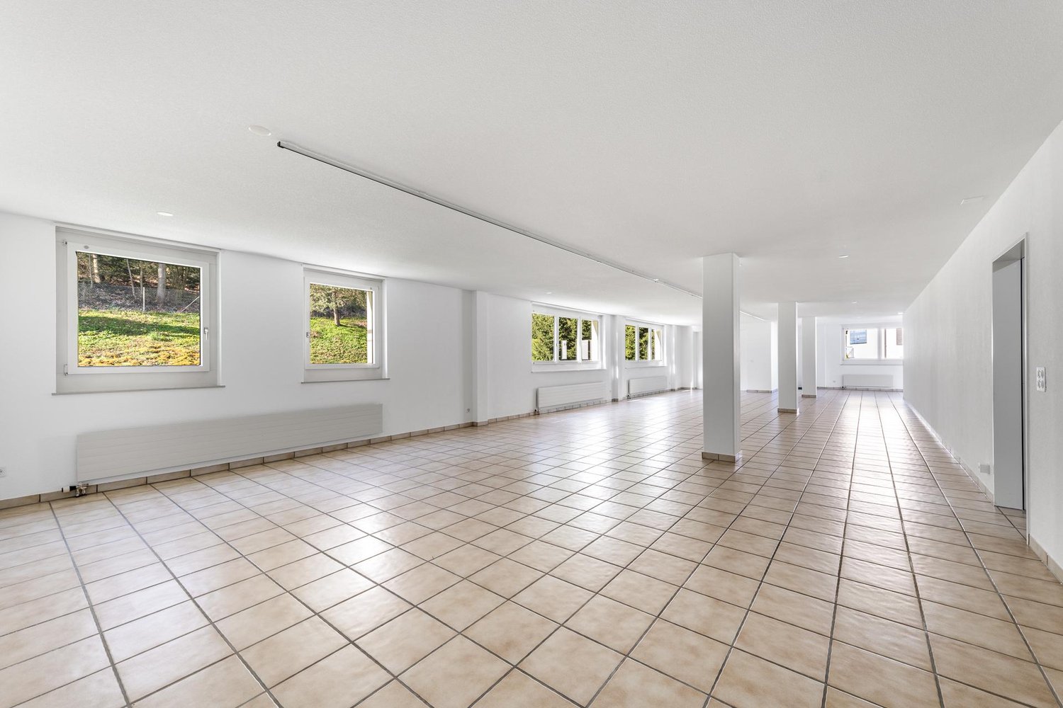 195m² commercial, Foto 5 von 9