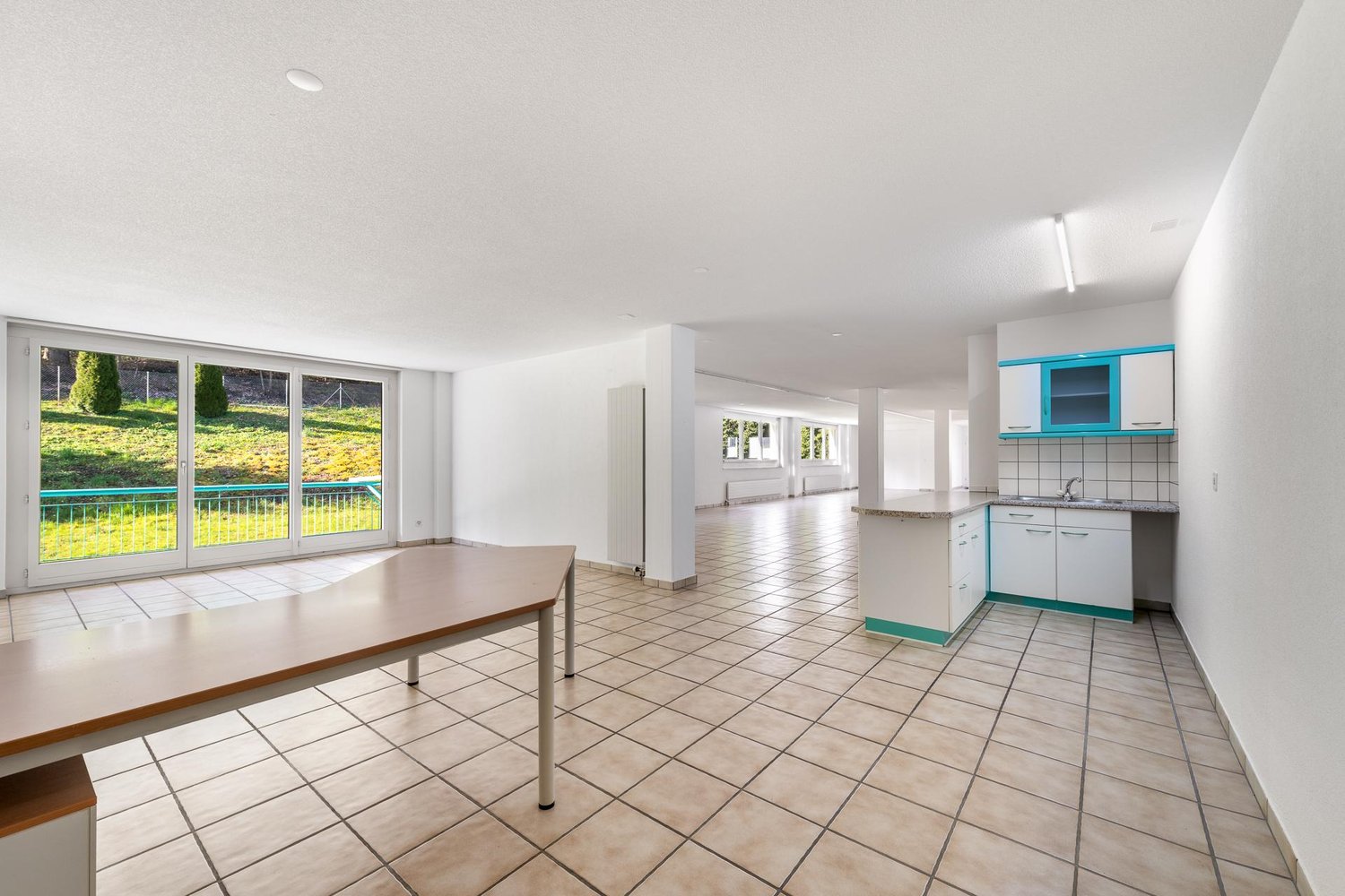 195m² commercial, Foto 1 von 9