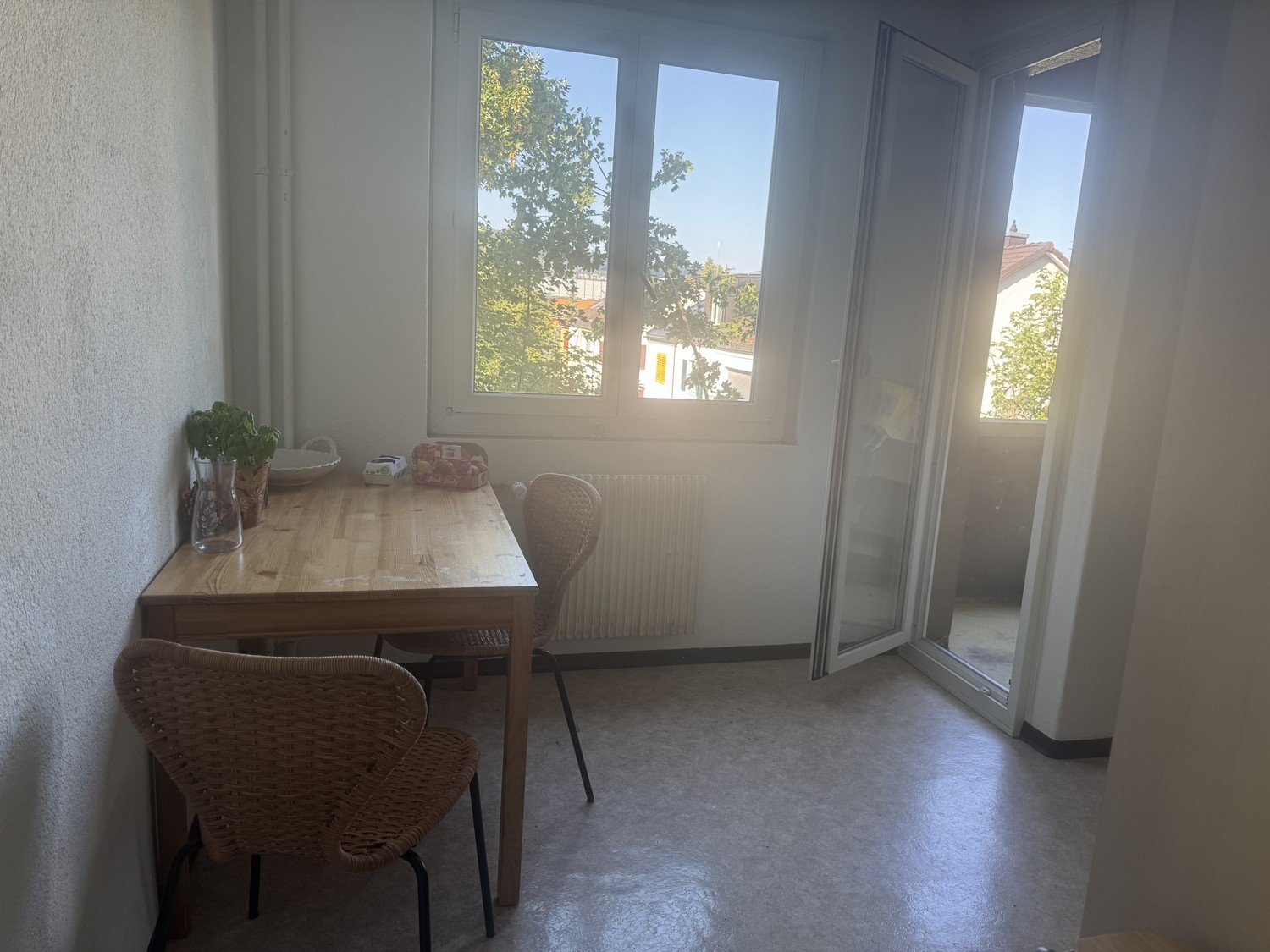 Zimmer in einer Wohngemeinschaft
Nur Frauen
Einzelzimmer in Zürich Altstetten in einer tollen, praktischen Lage zu vermieten. Ein Lebensmittelgeschäft (2 Min.), ein Fitnessstudio (4 Min. zu Fuss) und der öffentliche Verkehr sind alle in der Nähe.
Sie werden die Wohnung mit einer freundlichen, unk, Foto 5 von 6