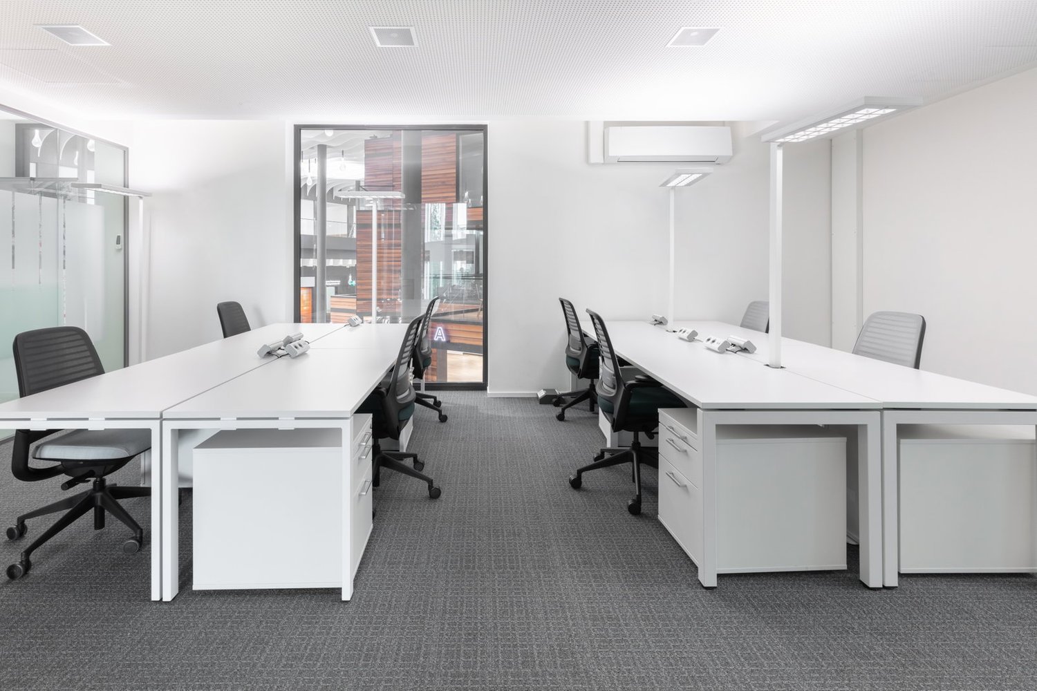 150m² office