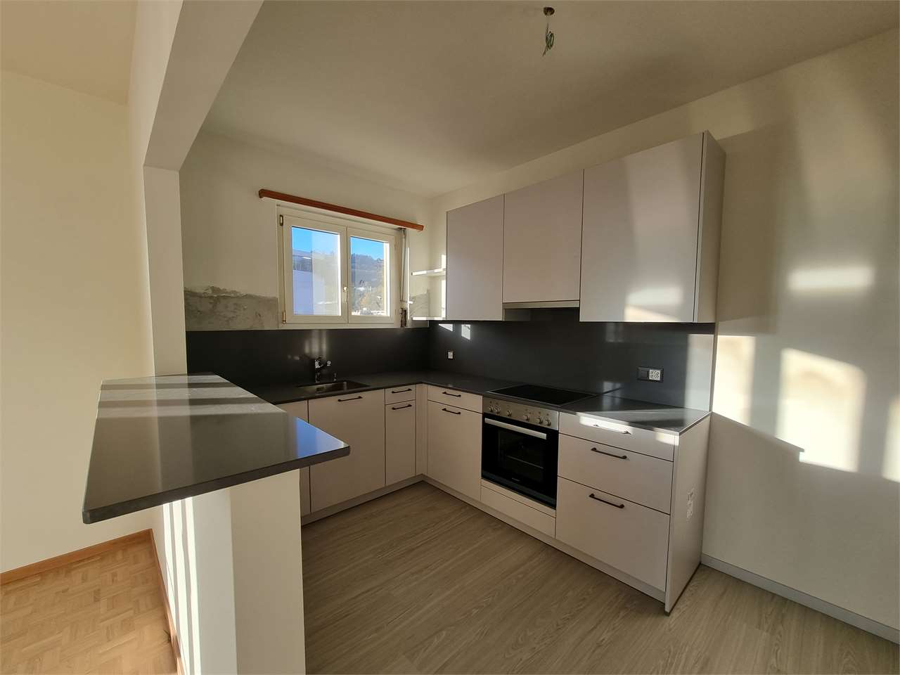 4 ½ Zimmer Wohnung, Foto 2 von 10