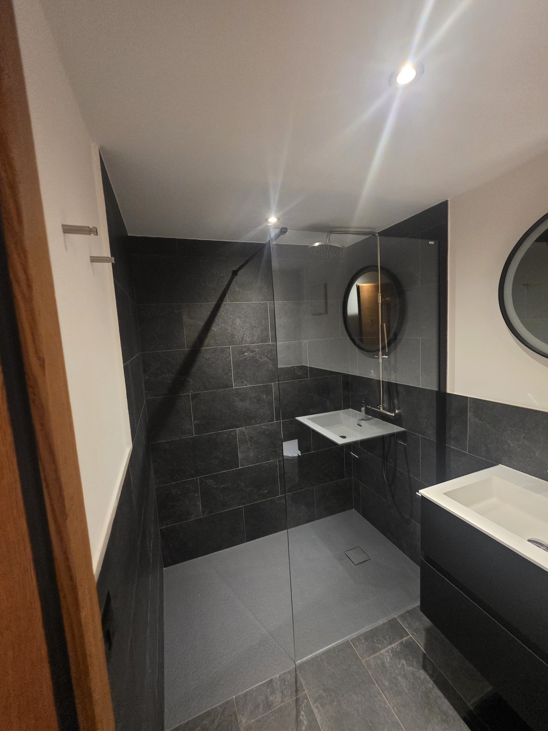 Chambre dans un appartement partagé