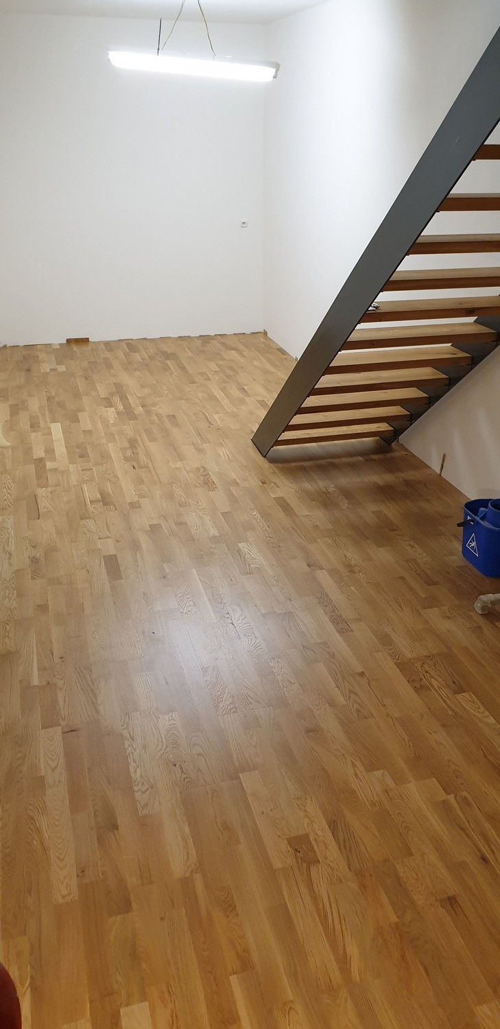 100-100m² commercial
