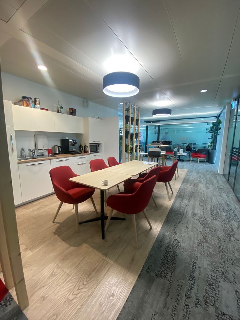 205m² Büro, Foto 4 von 6