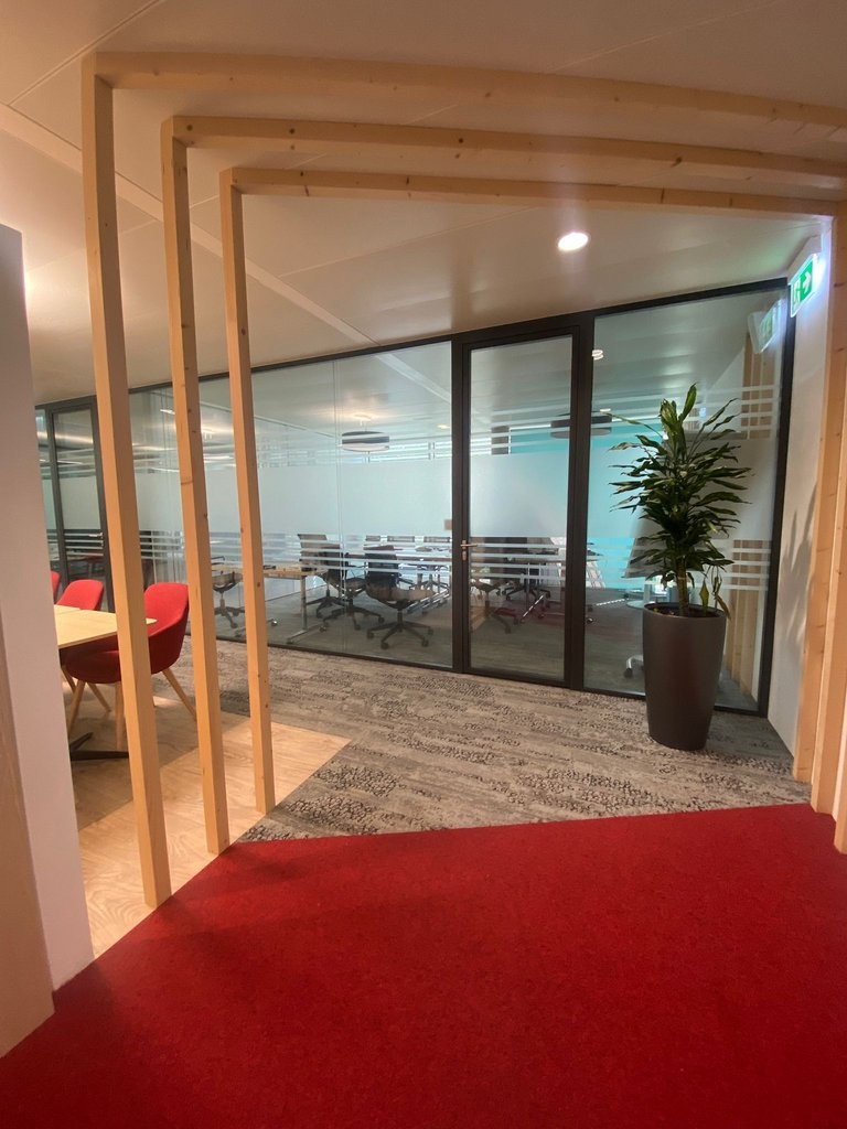 205m² Büro, Foto 3 von 6