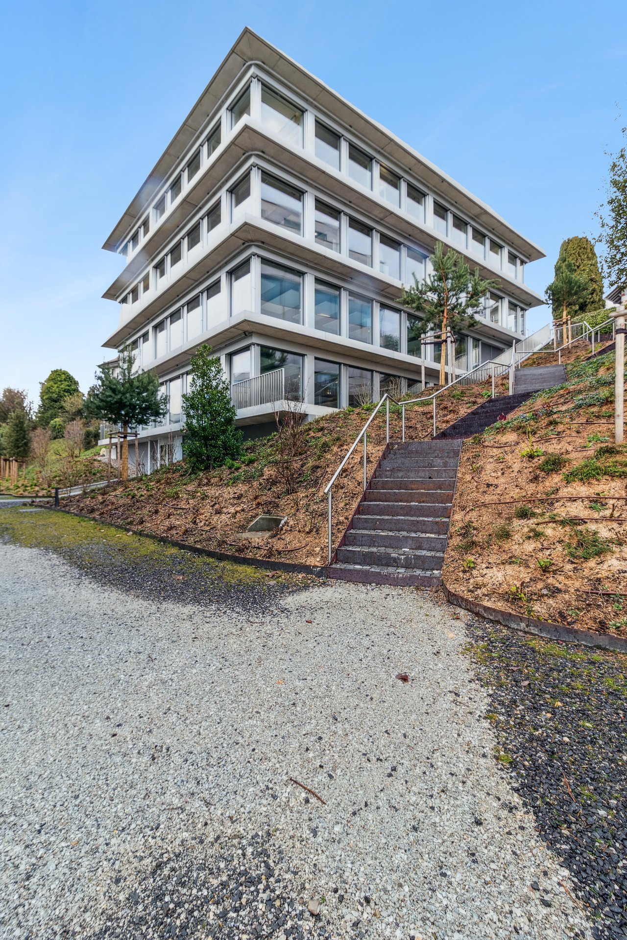 280m² Büro, Foto 1 von 9