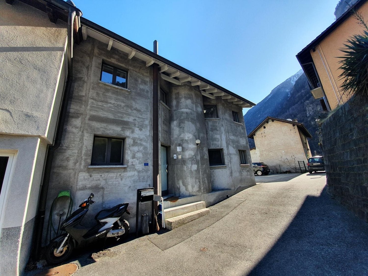 5 rooms single house, foto 1 di 4