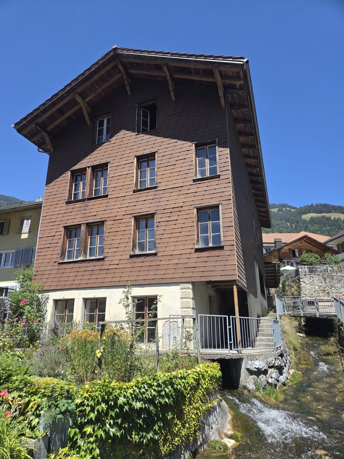 200m² commerciale