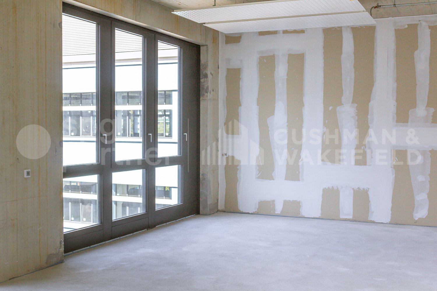 500m² commercial