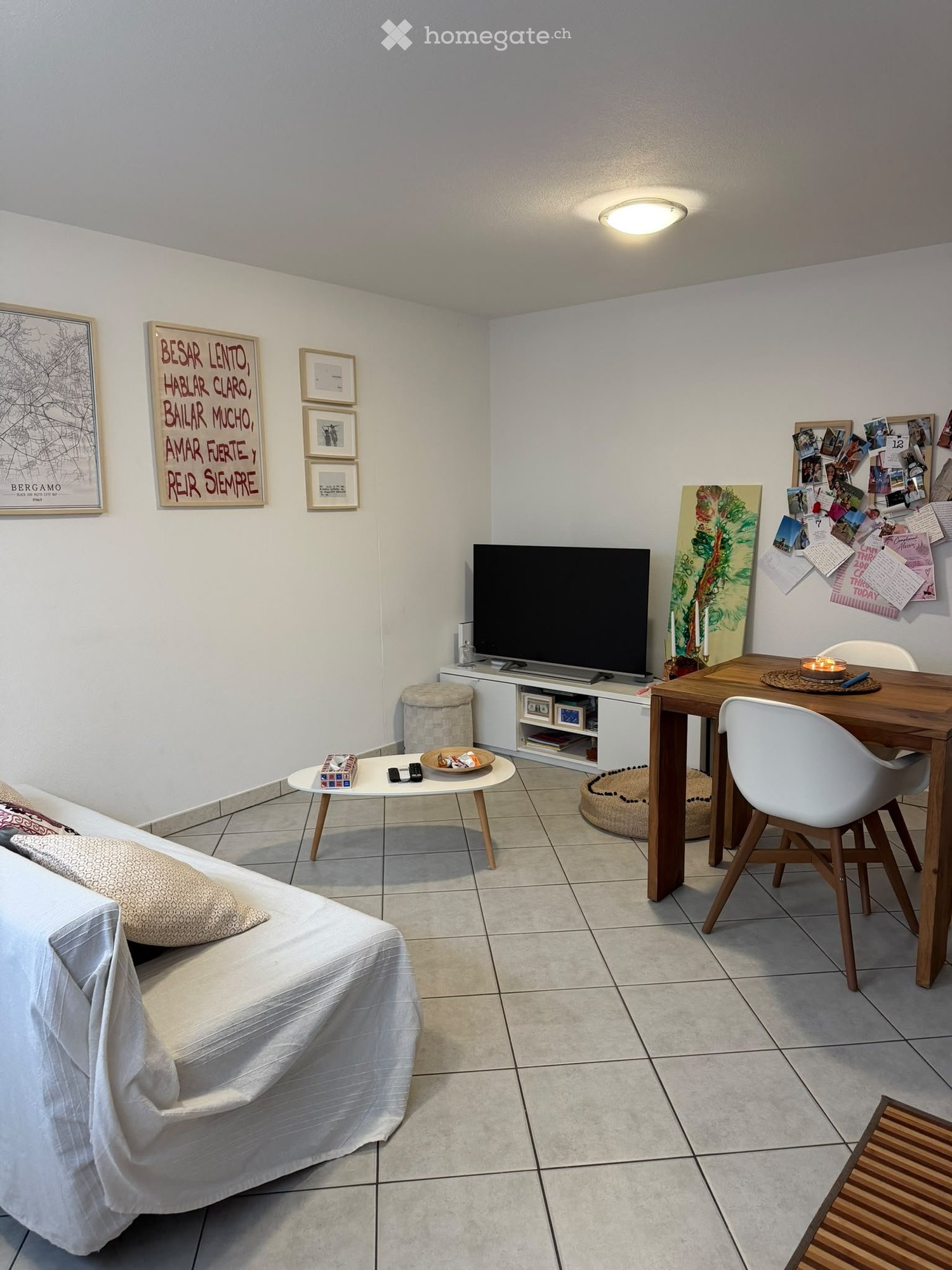 2 ½ Zimmer Wohnung
Zu vermieten: 2.5-Zimmer-Untergeschosswohnung in einem Zweifamilienhaus.
Beginn nach Vereinbarung, verfügbar etwa ab Mitte November.
Die Wohnung mit eigenem Eingang befindet sich in der Via Serte 15 in Cugnasco und umfasst ein Schlafzimmer (ca. 11 mq), ein Wohnzimmer mit Küche , Foto 3 von 5