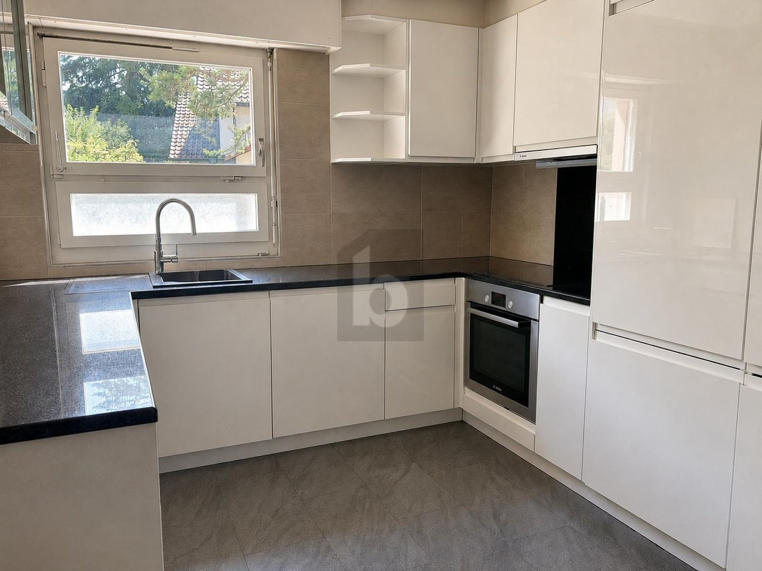 4 ½ Zimmer möblierte Wohnung, Foto 3 von 4