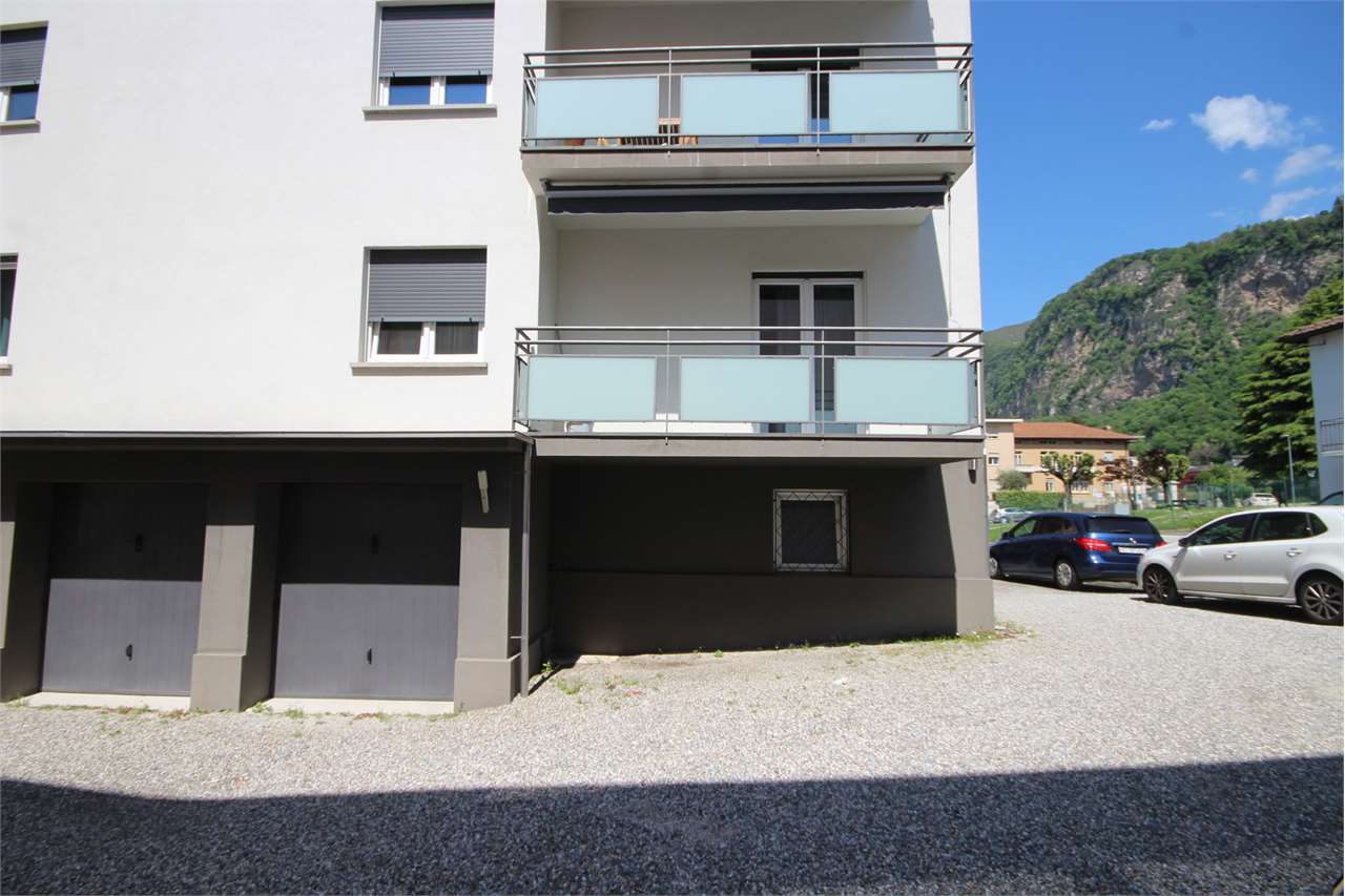 3 ½ Zimmer Wohnung
3.5-Zimmer-Wohnung mit Balkon im obersten Stockwerk ohne Lift eines kleinen renovierten Gebäudes in der Via G. Lanz, sehr nah am historischen Zentrum.
Monatsmiete CHF 1'240 + CHF 150 inklusive Heizung.
Aussenparkplatz für CHF 70/Monat.
Ab sofort verfügbar.
Eingang mit Schrank, Wo, Foto 7 von 7