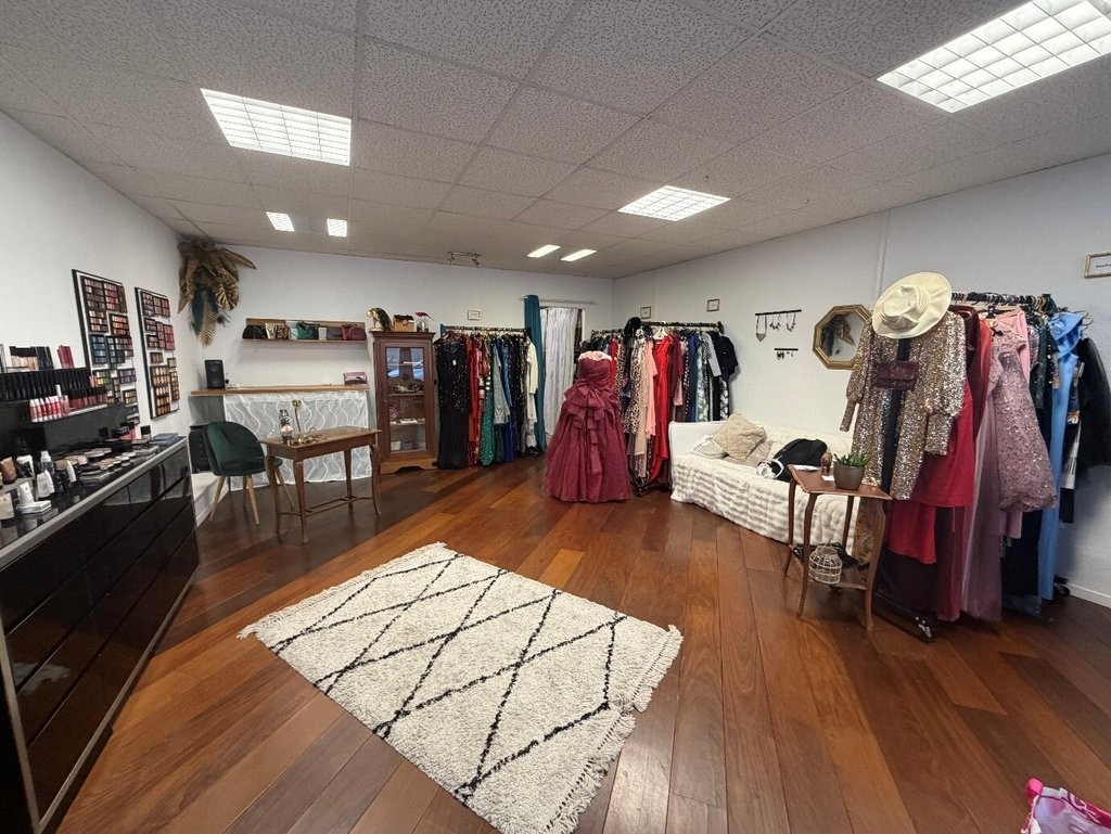 negozio di 60m², foto 2 di 4