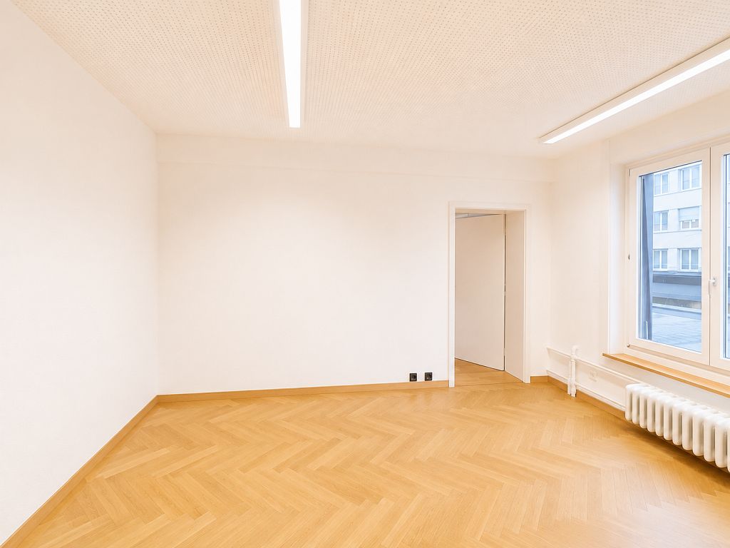 96m² office