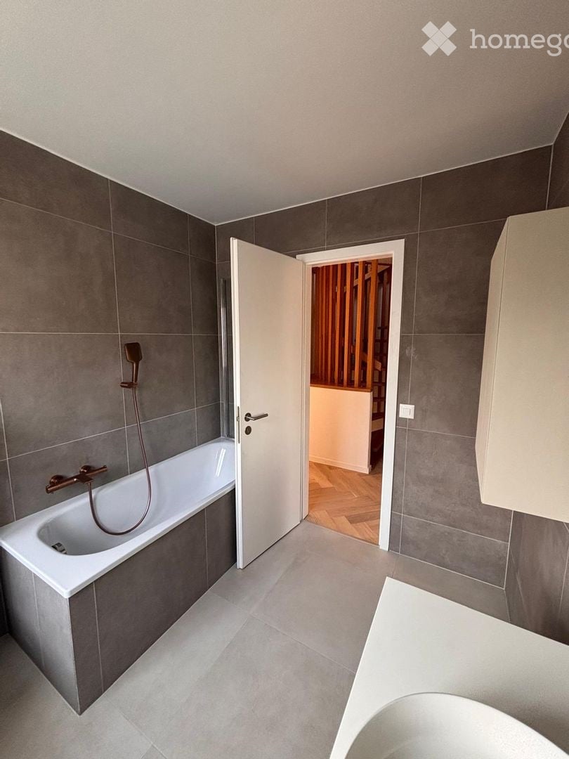 6 rooms apartment, foto 5 di 5