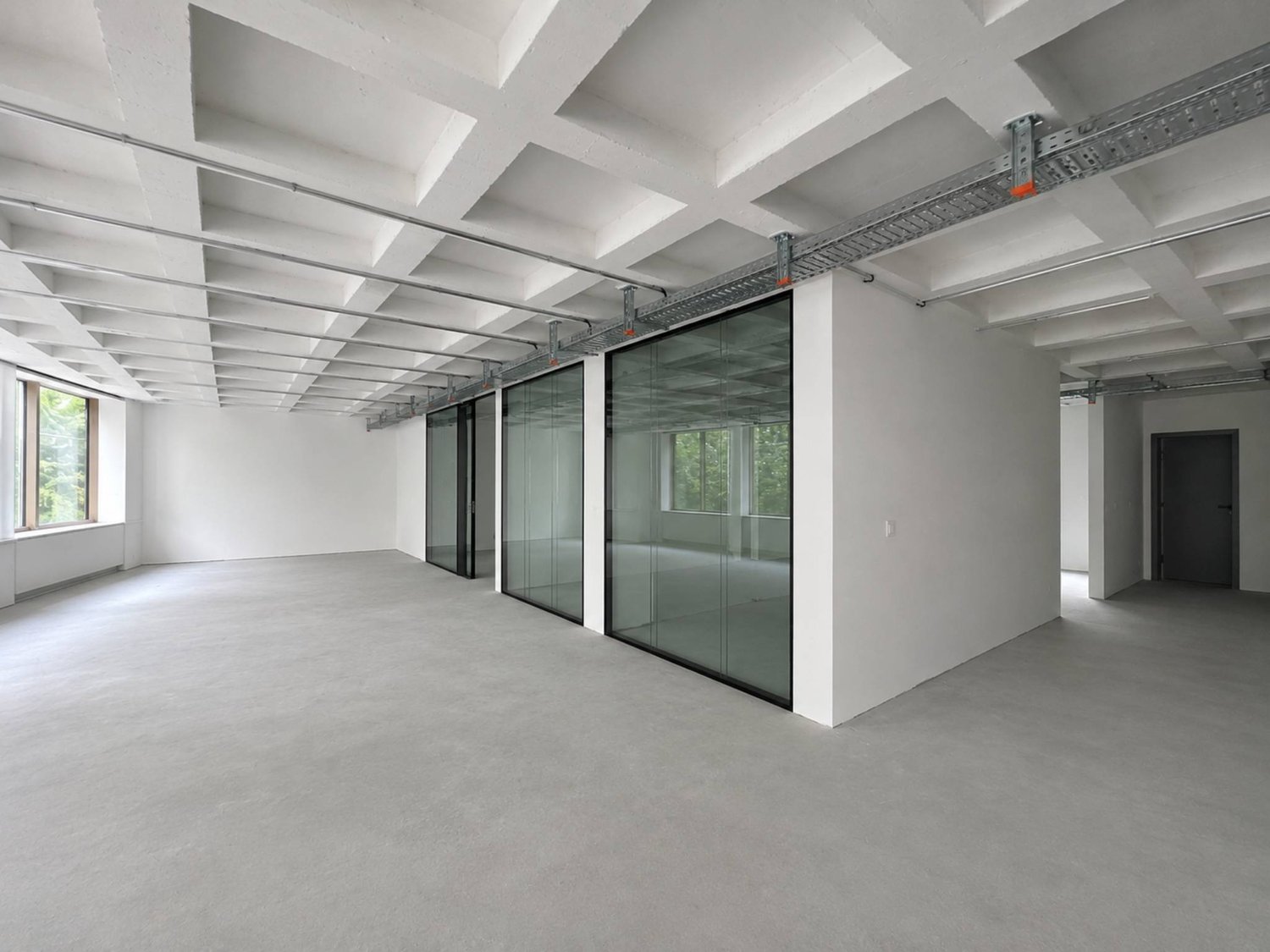 244m² Büro, Foto 1 von 8