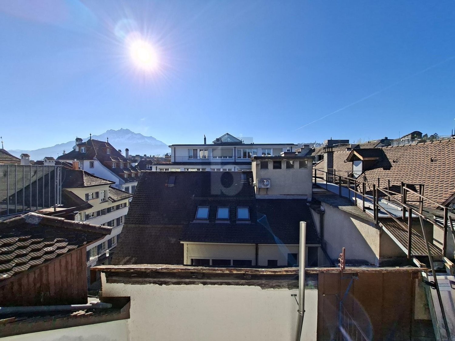 410m² living / commercial building