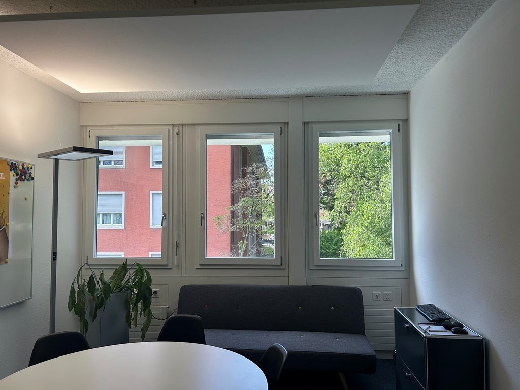 668m² office