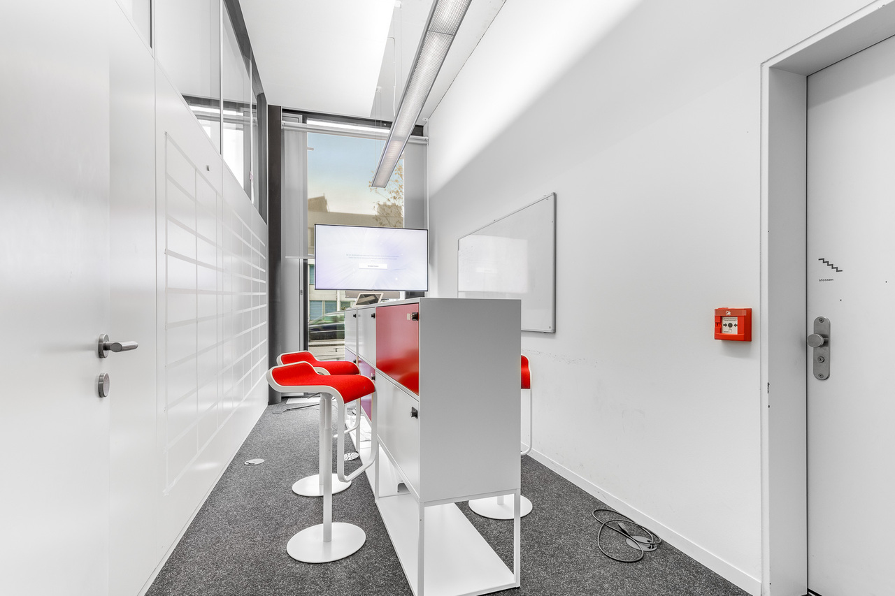 490m² office, photo 4 of 10