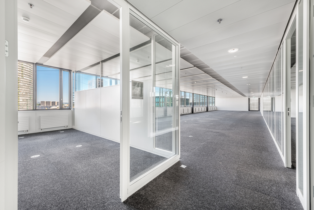 490m² office, photo 6 of 10
