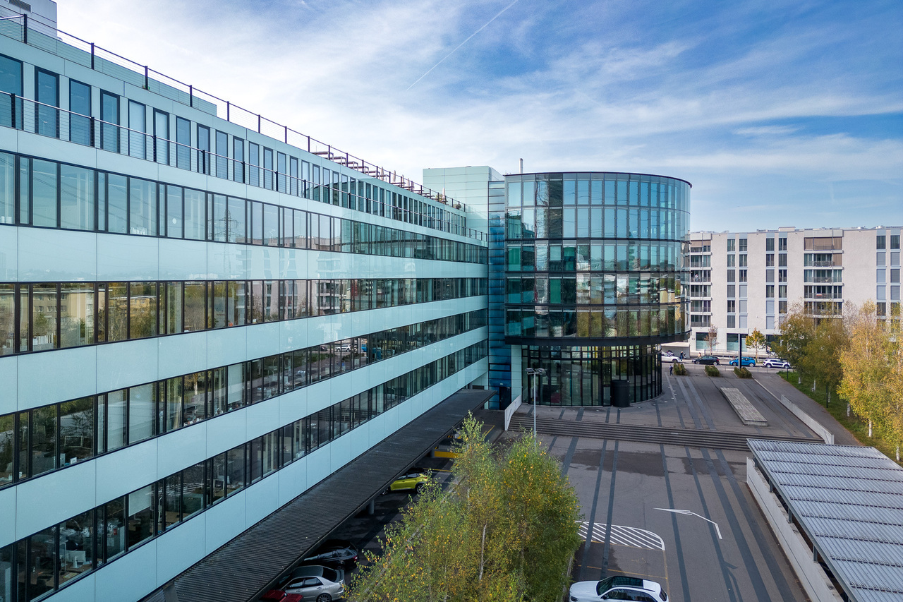 490m² office, photo 1 of 10