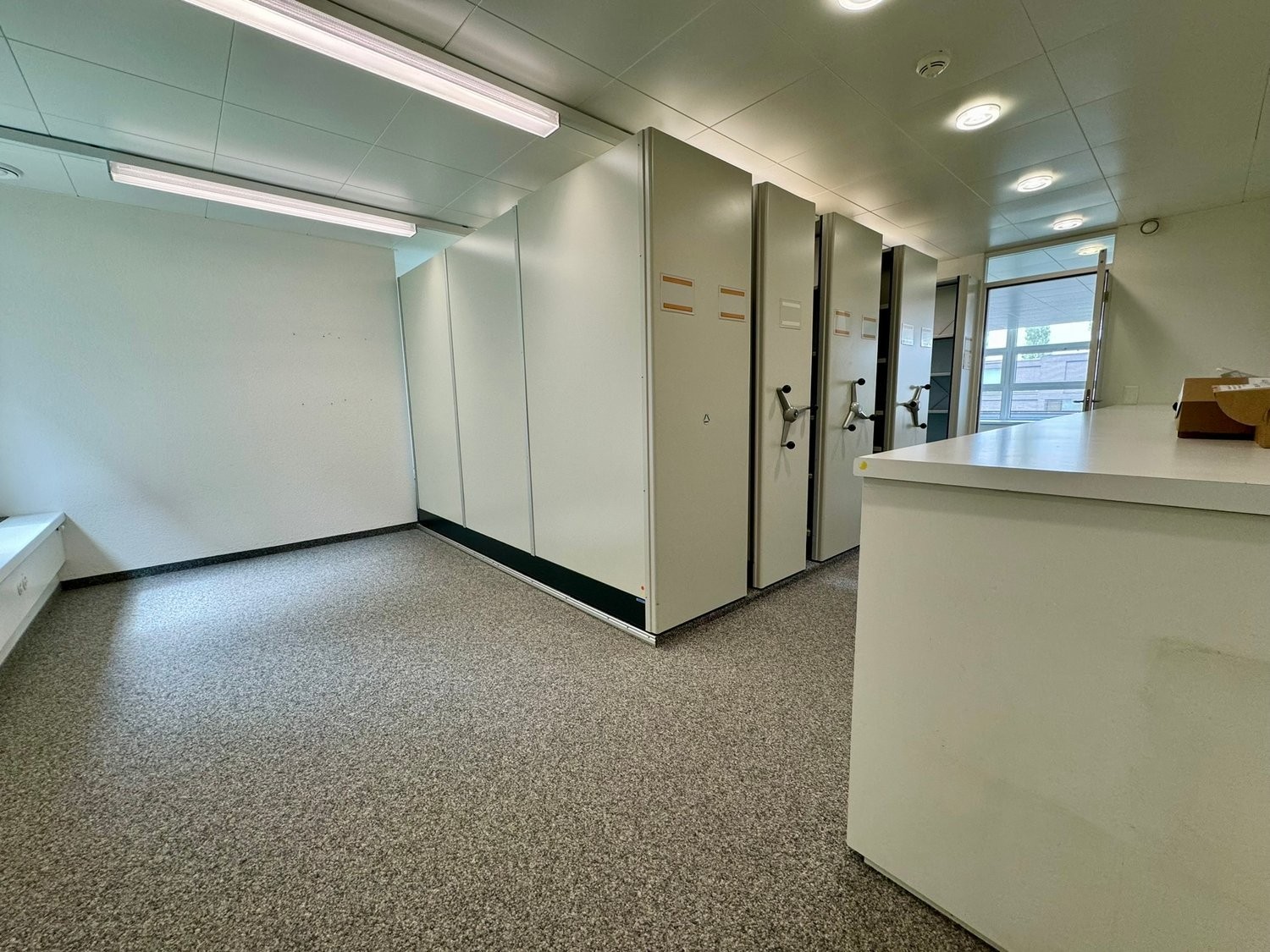257m² commercial