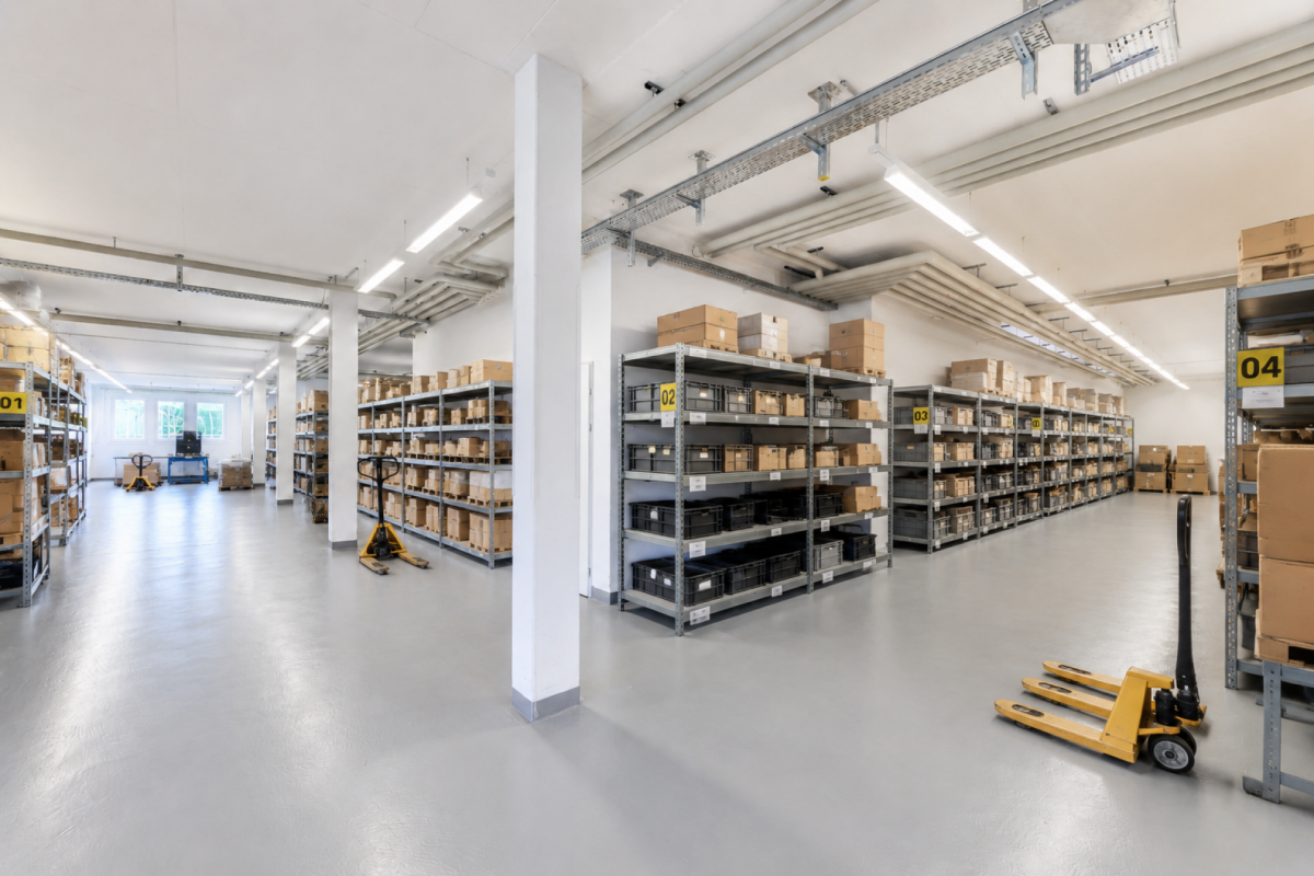 674m² commercial