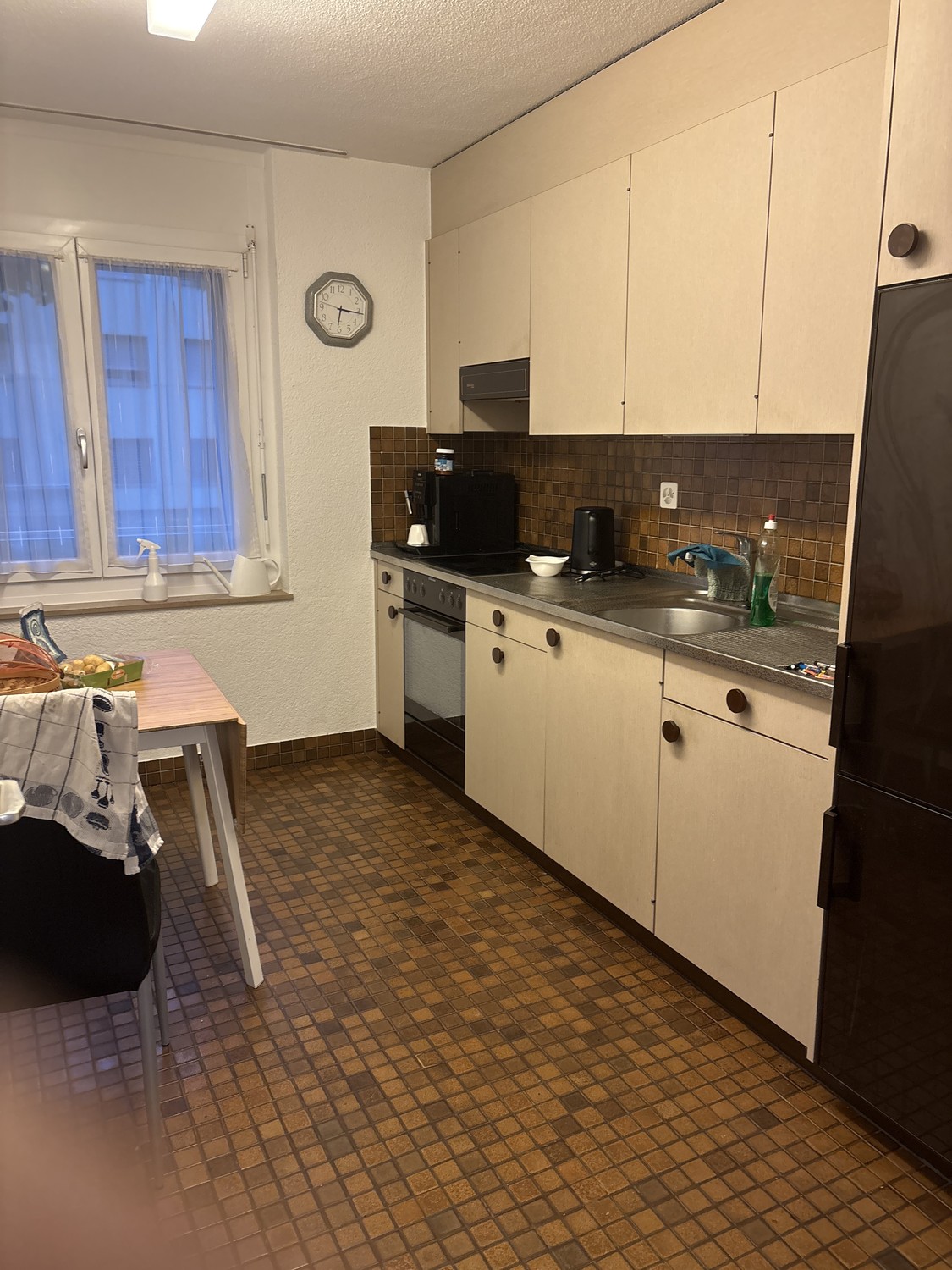 2 ½ room apartment
description":"Cellar compartment. Own washing machine.
Beautiful furniture for sale."