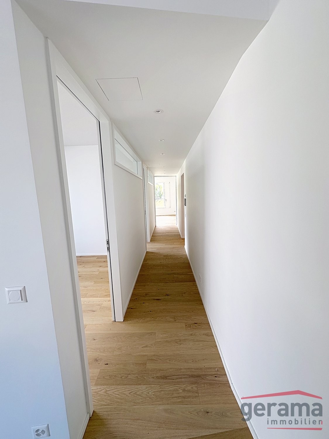 81m² office