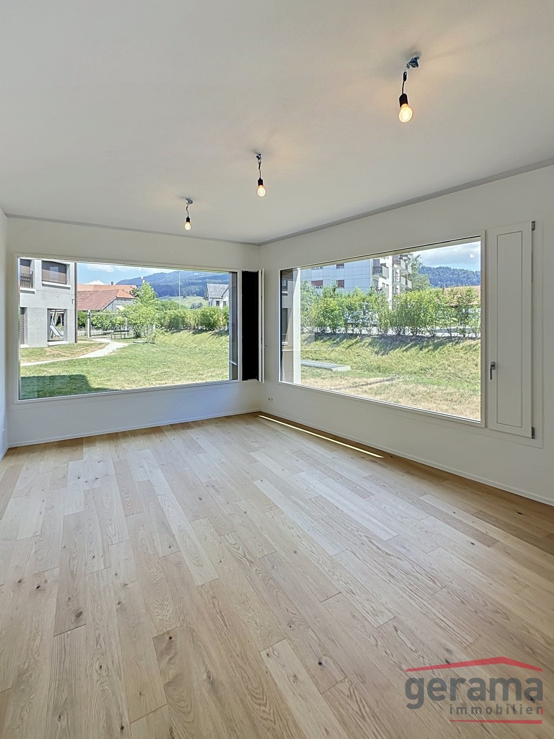 81m² office