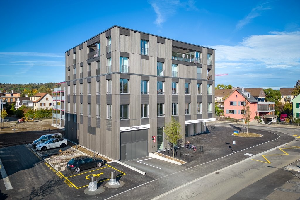 260m² office