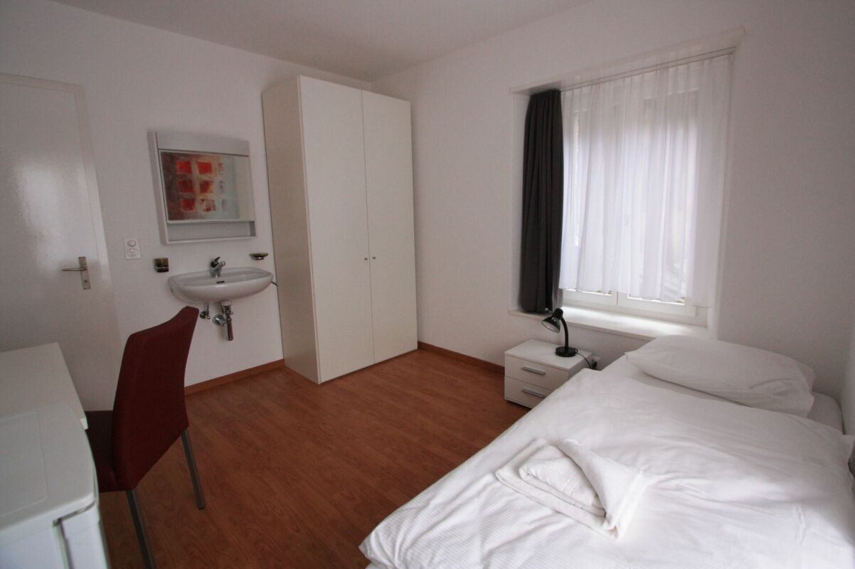 1 room single room