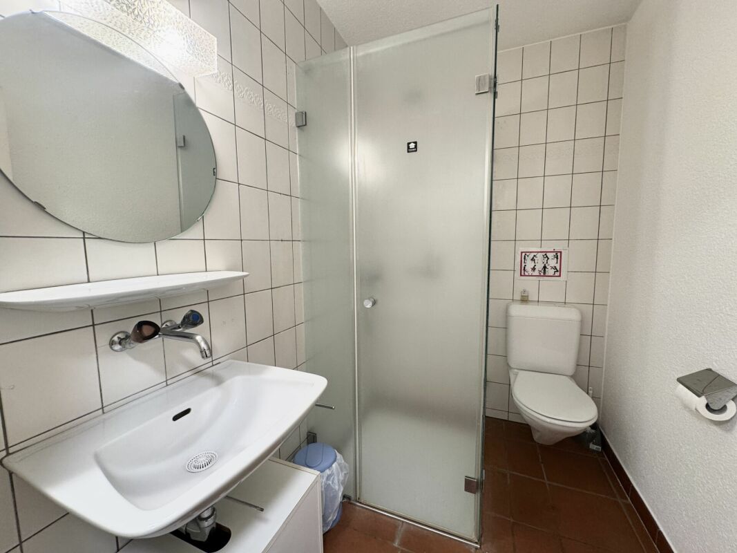 1 room single room