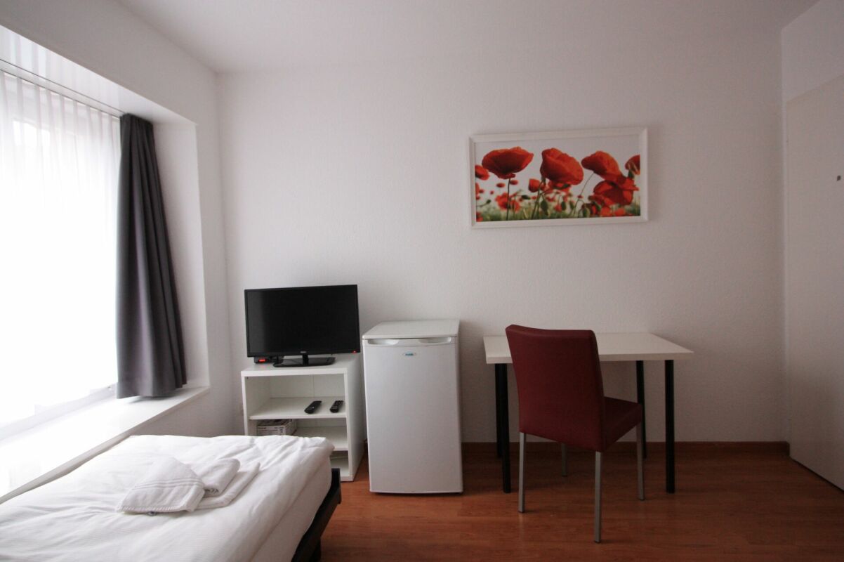 1 room single room