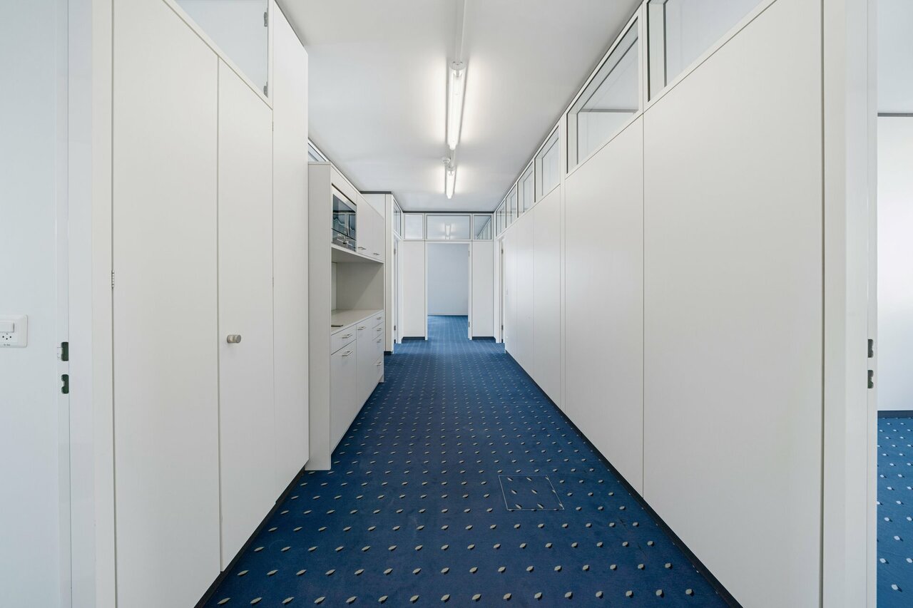 177m² office